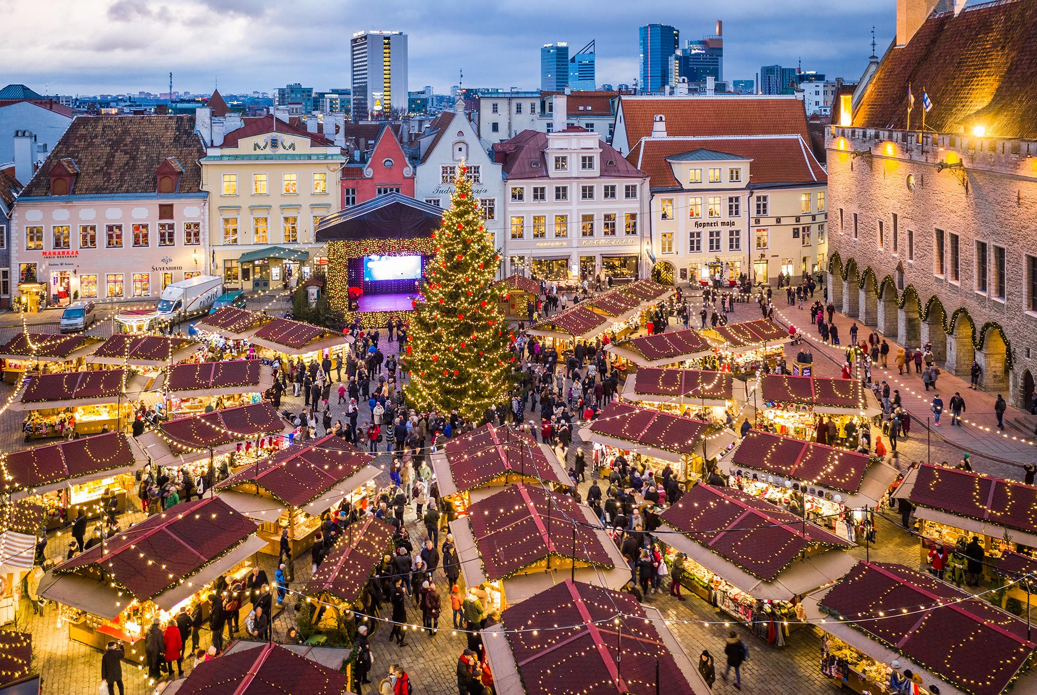 Tallinnan joulumarkkinat Raatihuoneentorilla. © Tuulia Kolehmainen