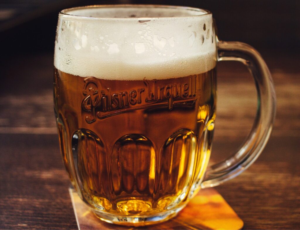 Pilsner Urquell maistuu aidossa oluttuvassa parhaimmalta.