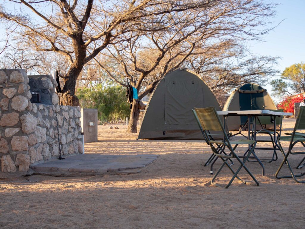 Namibian Solitaire, telttaleiri. Kuva: Marja Simonen